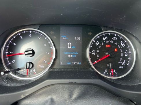 Used 2021 Toyota RAV4 LE FWD image 22