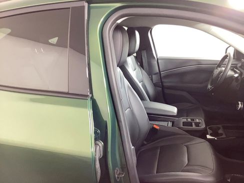 Used 2025 Ford Mustang Mach-E Premium image 8