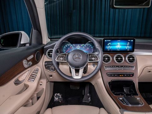 Certified 2022 Mercedes-Benz GLC 300 image 16