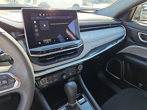 Used 2024 Jeep Compass Sport image 17