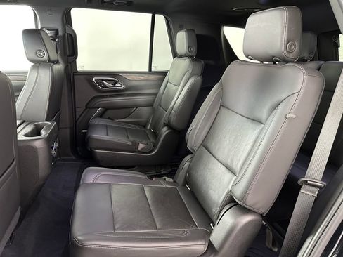 Used 2021 Chevrolet Tahoe Z71 w/ Z71 Signature Package AWD/4WD image 17
