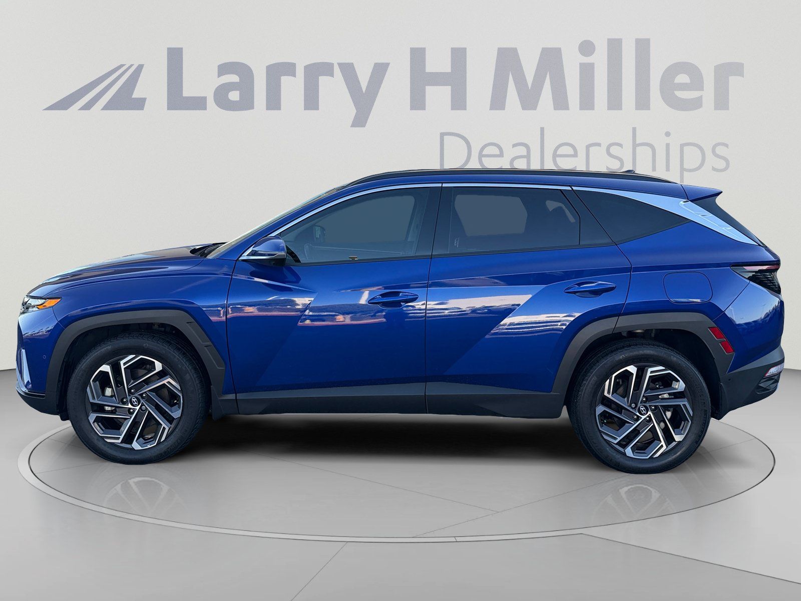 Certified 2024 Hyundai Tucson Limited AWD/4WD image 2