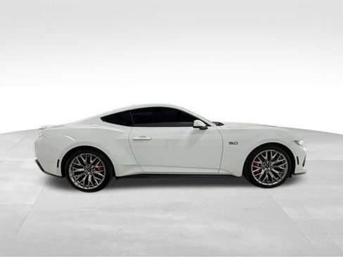 Used 2024 Ford Mustang GT Premium image 6