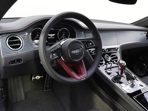Used 2024 Bentley Continental GT image 11