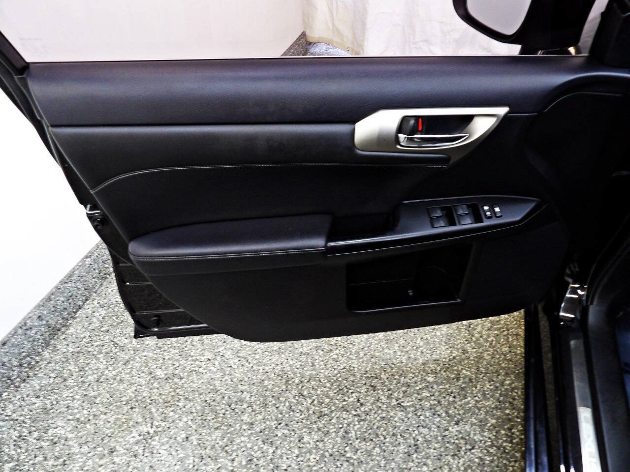 Used 2016 Lexus CT 200h w/ Accessory Package 2 FWD image 7