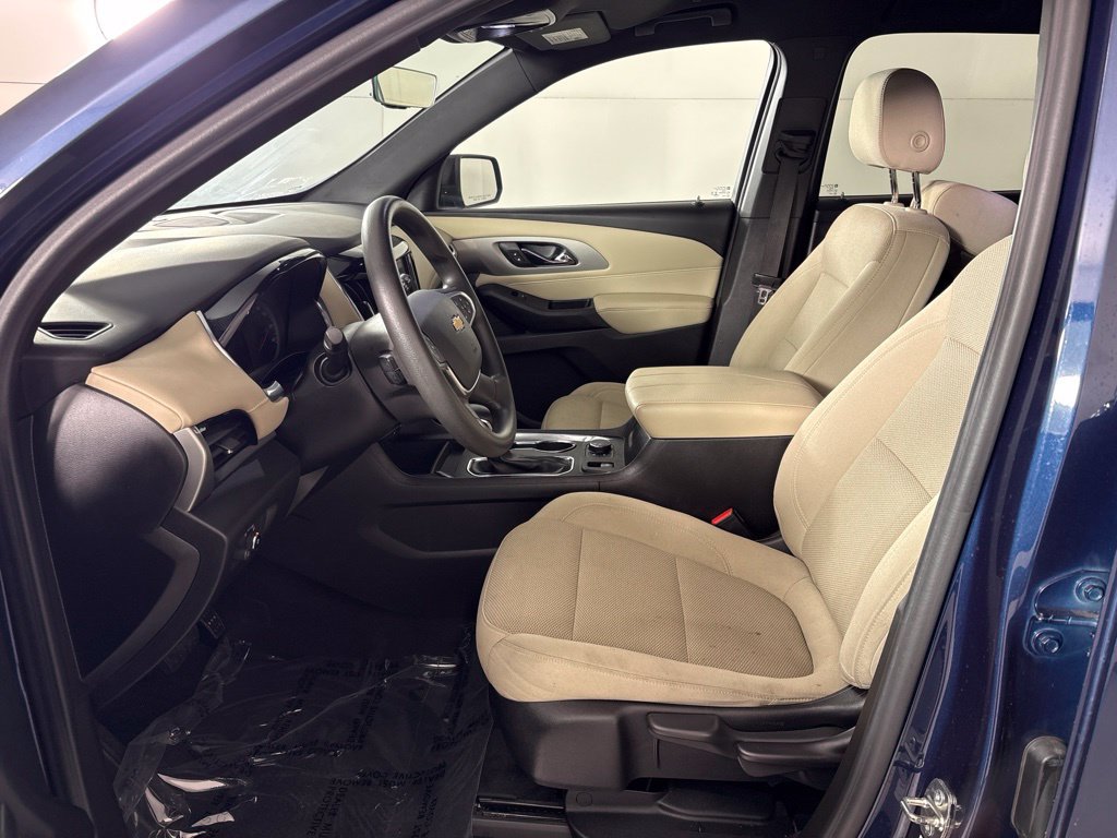 Used 2022 Chevrolet Traverse LS FWD image 33