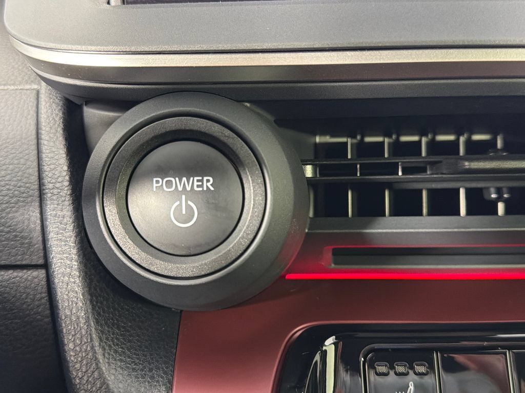 Used 2024 Toyota Prius Prime FWD image 15