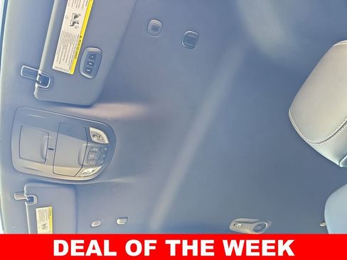 New 2026 Chrysler Pacifica Select image 32