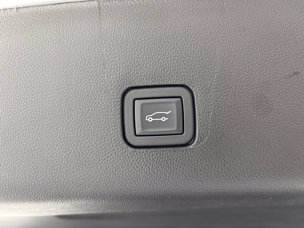 Used 2023 Chevrolet Traverse LT w/ LT Premium Package AWD/4WD image 59