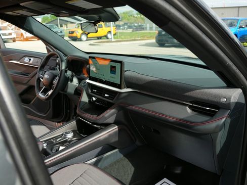 Used 2025 Ford Explorer ST-Line RWD image 22