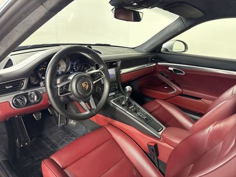 Certified 2017 Porsche 911 Carrera 4S image 4