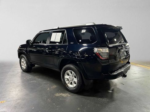 Used 2015 Toyota 4Runner SR5 AWD/4WD image 5