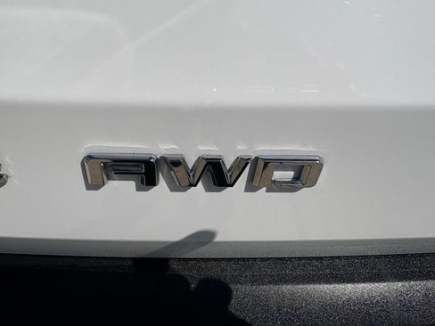 Used 2026 Chevrolet Traverse LT w/ Driver Confidence Package AWD/4WD image 33
