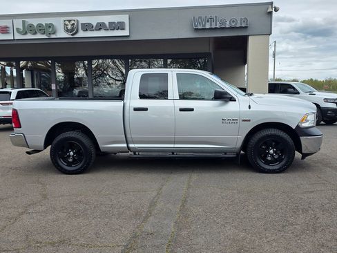 Used 2017 RAM 1500 ST w/ SXT Appearance Group image 8