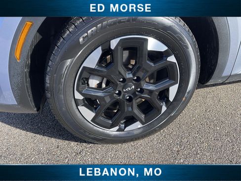 Used 2024 Kia Sorento S image 32