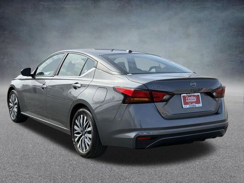 Used 2025 Nissan Altima 2.5 SV image 6