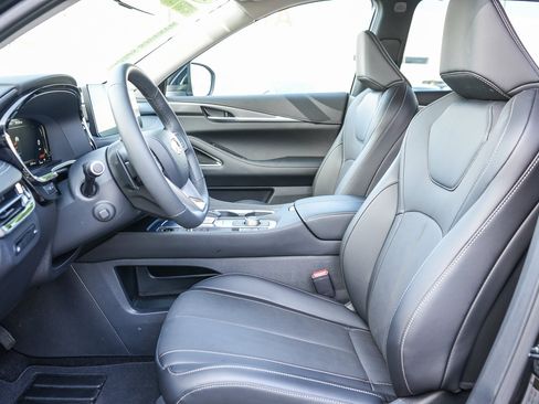 Used 2026 INFINITI QX60 Luxe w/ Cargo Package image 17