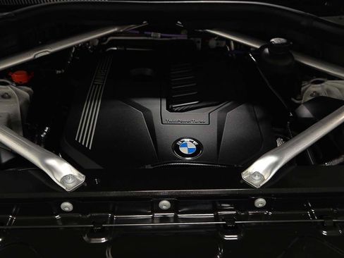 Used 2023 BMW X5 xDrive40i w/ M Sport Package image 16