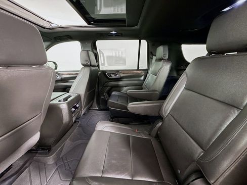 Used 2023 Chevrolet Suburban Z71 w/ Luxury Package AWD/4WD image 27