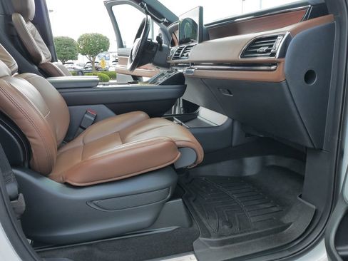 Used 2024 Lincoln Navigator L Reserve AWD/4WD image 12