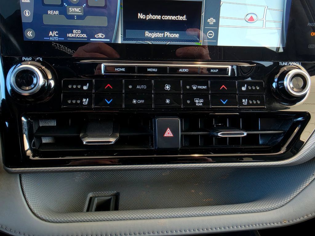 Used 2021 Toyota Highlander Platinum AWD/4WD image 45