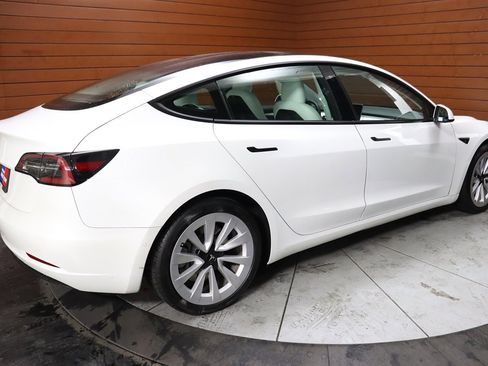 Used 2022 Tesla Model 3 image 17