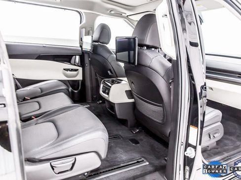 Used 2024 Kia Carnival SX Prestige image 34