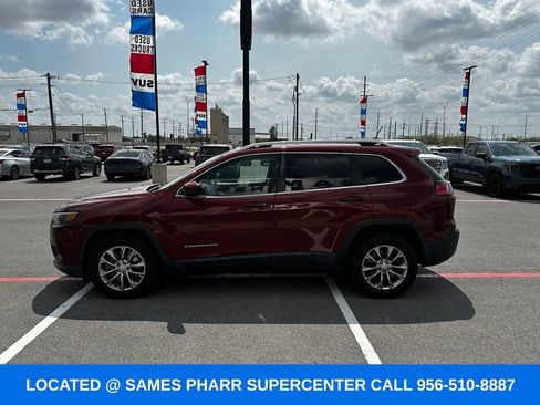 Used 2019 Jeep Cherokee Latitude Plus w/ Trailer Tow Group FWD image 6