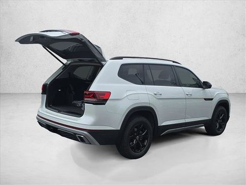 New 2026 Volkswagen Atlas Peak Edition AWD/4WD image 2