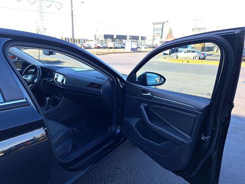 Used 2024 Volkswagen Jetta SE image 16