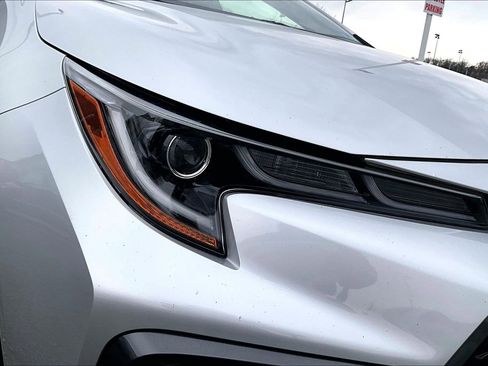 Used 2020 Toyota Corolla SE w/ Carpet Mat Package (TMS) image 26