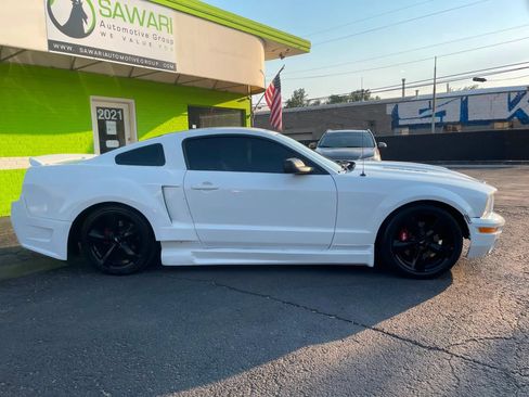 Used 2009 Ford Mustang GT Premium RWD image 9