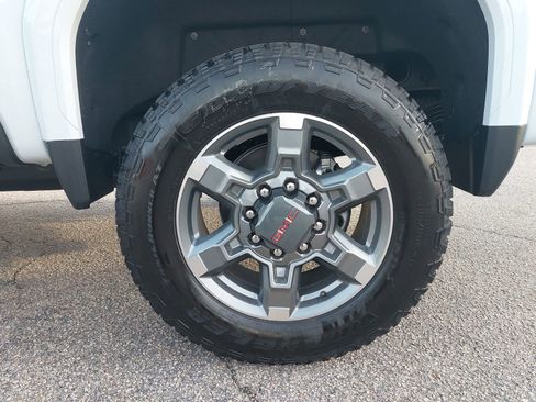 New 2026 GMC Sierra 2500 SLT w/ SLT Convenience Package AWD/4WD image 34