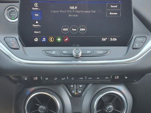 Used 2025 Chevrolet Blazer LT AWD/4WD image 18