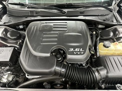 Used 2019 Dodge Charger SXT AWD/4WD image 18