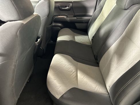 Used 2023 Toyota Tacoma TRD Off-Road image 23