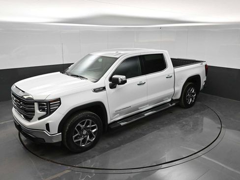 Used 2023 GMC Sierra 1500 SLT w/ SLT Premium Package AWD/4WD image 31