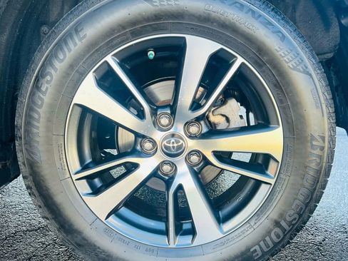 Used 2016 Toyota RAV4 XLE image 25