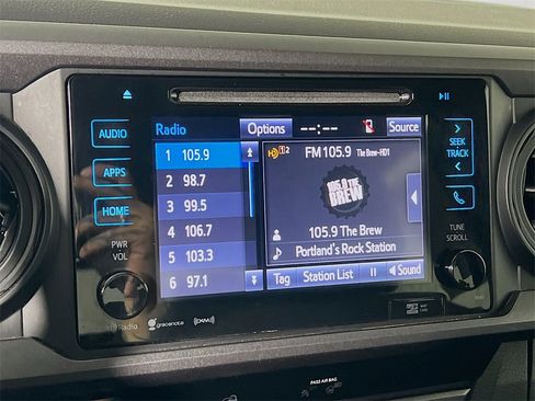 Used 2018 Toyota Tacoma TRD Off-Road image 14