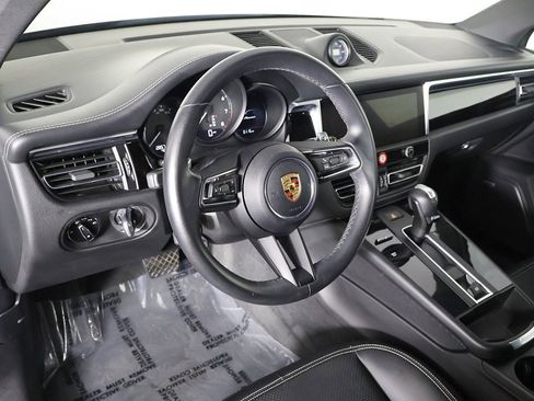 Used 2022 Porsche Macan image 26