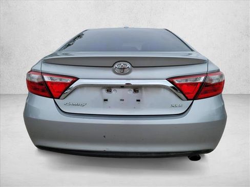 Used 2017 Toyota Camry XLE FWD image 6