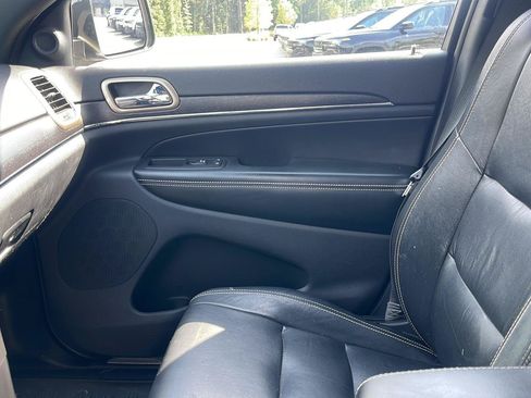 Used 2016 Jeep Grand Cherokee Limited AWD/4WD image 29