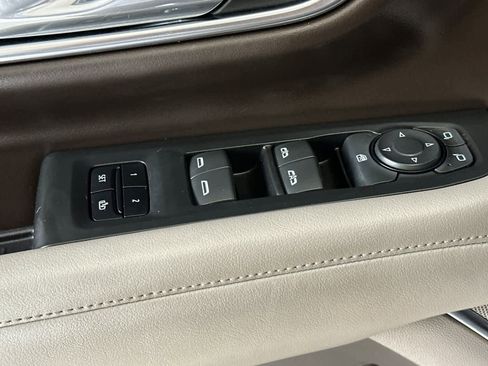 Used 2021 Chevrolet Tahoe LT image 13