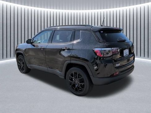New 2026 Jeep Compass Latitude w/ Sun and Sound Group AWD/4WD image 11