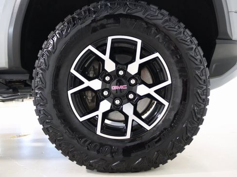 Used 2023 GMC Canyon AT4X image 83