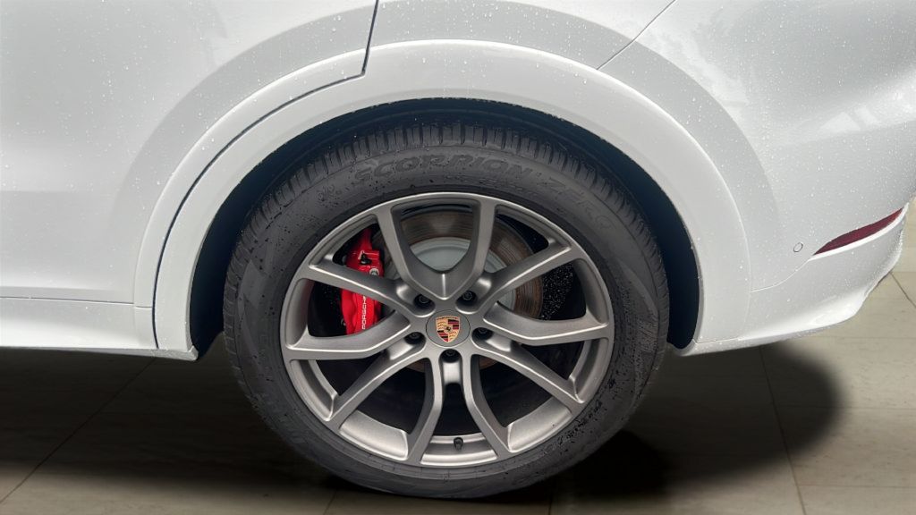 Certified 2026 Porsche Cayenne S AWD/4WD image 14