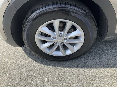 Used 2017 Kia Sorento AWD w/ LX Convenience Package image 9