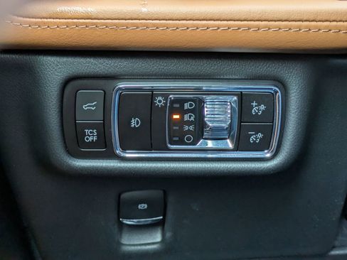 Used 2023 Lincoln Nautilus Black Label w/ Class II Trailer Tow Package image 19