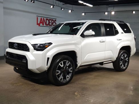 Certified 2025 Toyota 4Runner TRD Sport AWD/4WD image 3