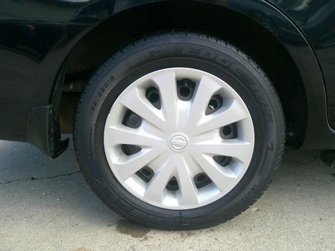 Used 2018 Nissan Versa S Plus image 14